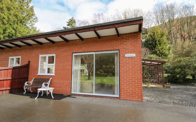 Salmon Cottage