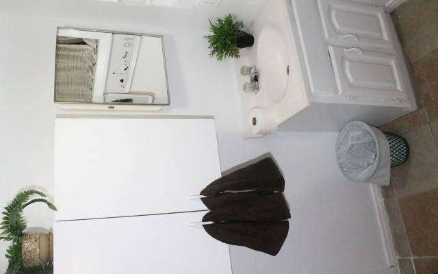 Adib Apartments - 931 Pinecrest Rd, Unit C