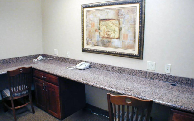 Holiday Inn Express Hotel & Suites Barstow-Outlet Center by IHG