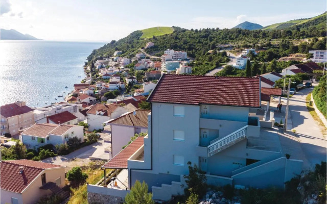 One-Bedroom Apartment Klek with Sea view 07
