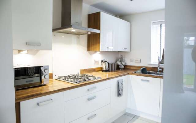 Modern House in Stratford Upon Avon With Private Parking Free Wifi Netflix