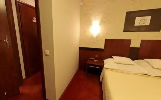 HOTEL KORONA - hotel klasy premium w rynku miasta Kluczbork