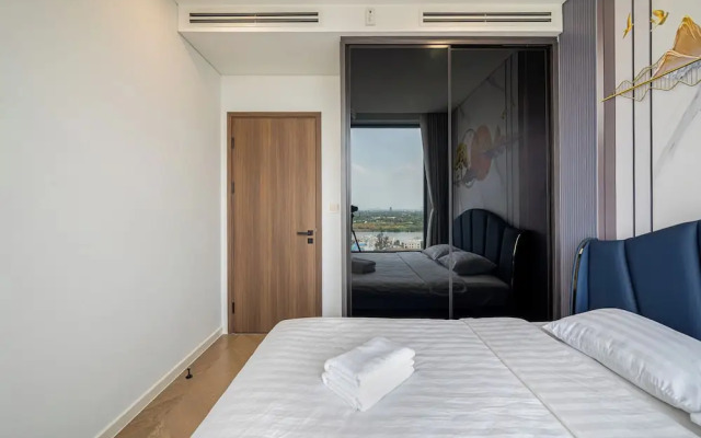 Lumiere Riverside Condo and Suite KHC