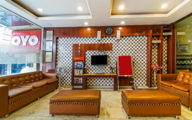 OYO 26216 Hotel Maanvi