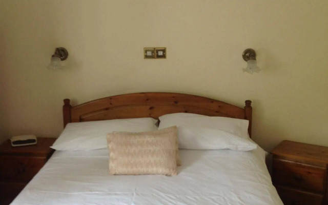 Glan Yr Afon Inn