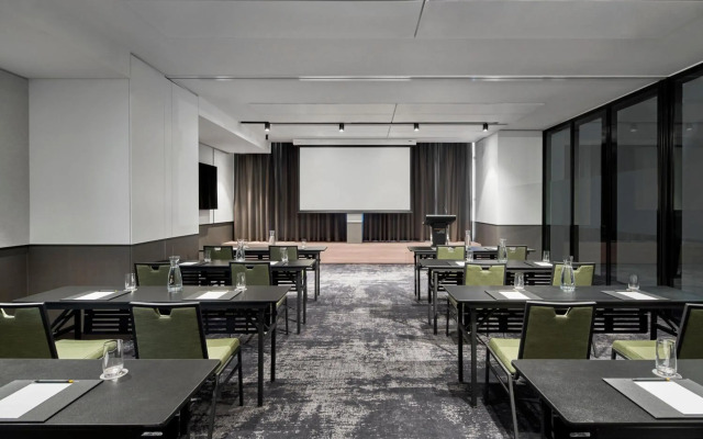 Courtyard By Marriott Melbourne Flagstaff Gardens