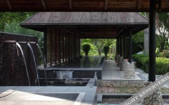 Yushuigu Hot Spring Hotel