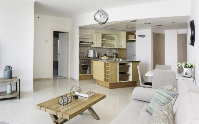 Luxurious 90sqm 2BR Beach Front