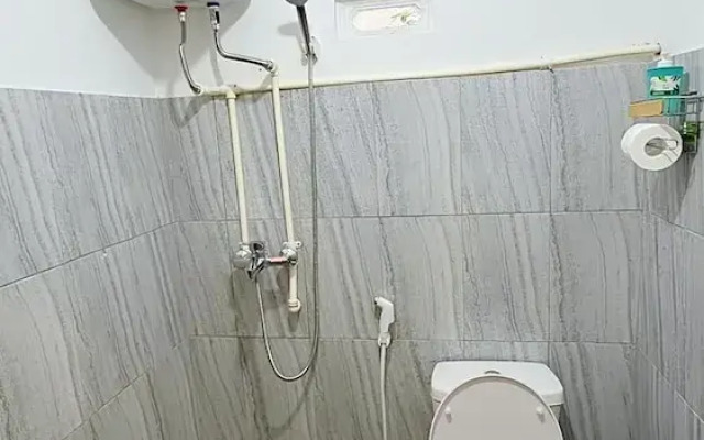 Djuragan Kamar Halona