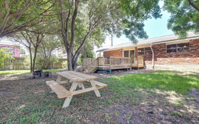 Walk to Beach: Galveston Getaway w/ Deck!