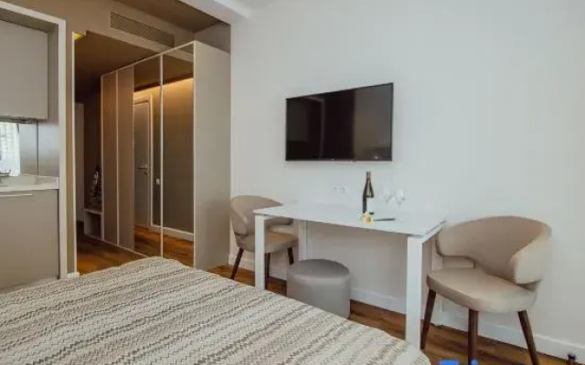 Sunshine Apartments in Alliance Palace