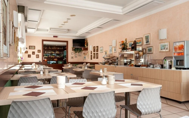 Hotel Mondial