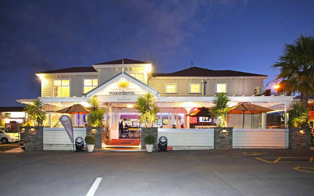Tuakau Hotel