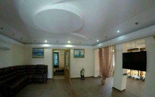 Mramornyj (Golubaja buhta)