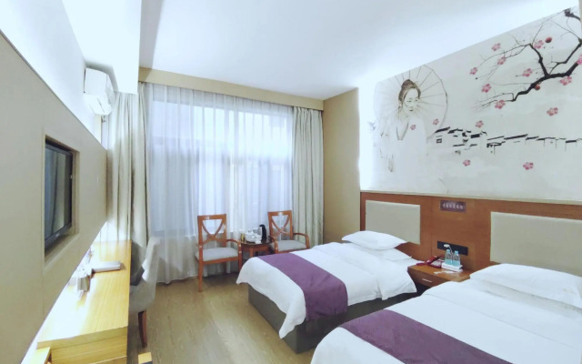 San Tos Hotel