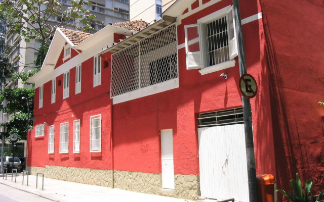 Walk On The Beach Hostel