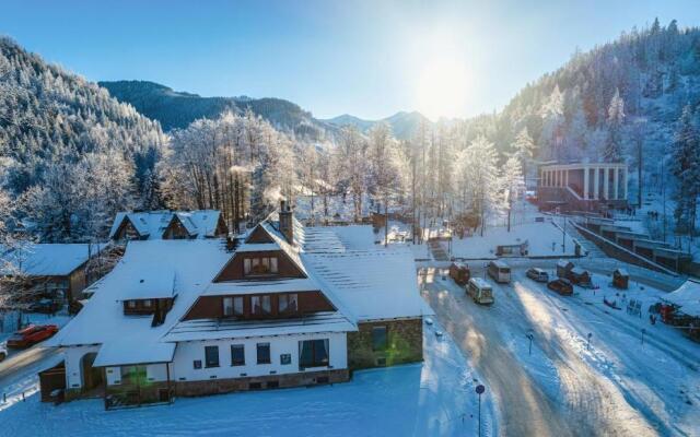 Zajazd Górski Kuźnice - POLSKIE TATRY S.A.