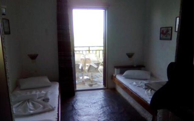Alexandros Maisonettes & Apartments
