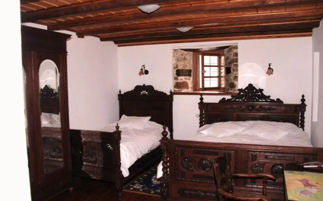 B&B Ta Xelidonakia