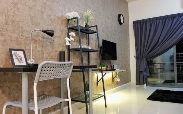 Puchong 8-12 pax Cozy Apartment IOI
