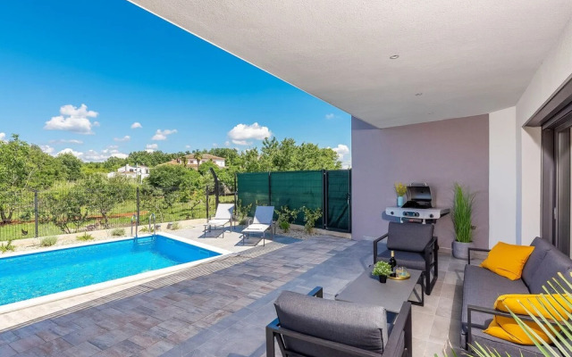 Villa Isabela Vr Naveri