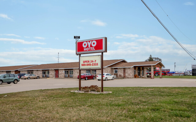 OYO Hotel Chesaning Route 52 & Hwy 57