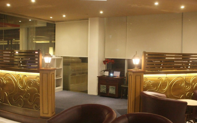 Hotel Supreme Convention Plaza