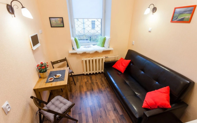 Guests Love California on Chernyakhovskogo