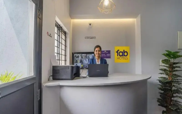 Fabhotel Metro Suites