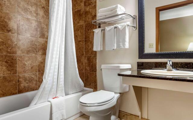 Econo Lodge Hays I-70