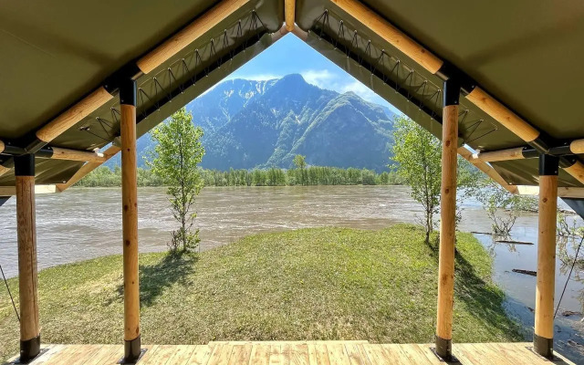 Выше гор Телецкое