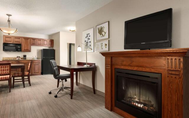 Country Inn & Suites by Radisson, Kansas City at Village West, KS