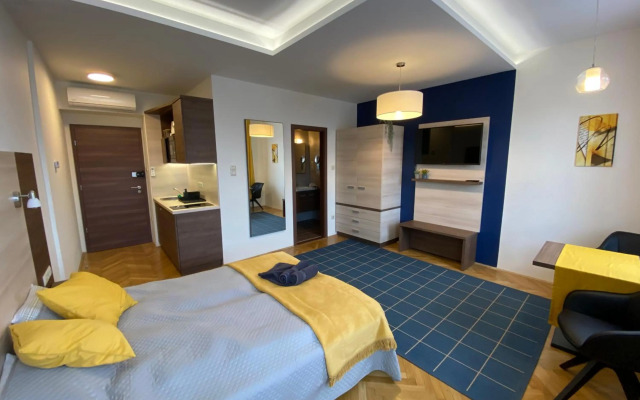 Frank & Fang Apartments MK1