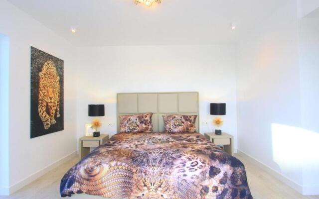 2288 new modern penthouse with privat pool