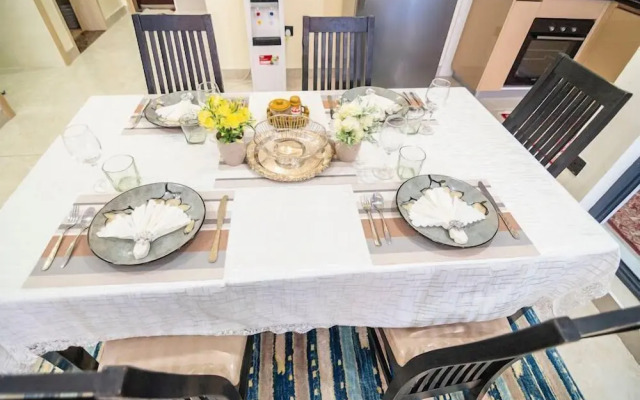 Lux Suites Urban Oasis Apartments