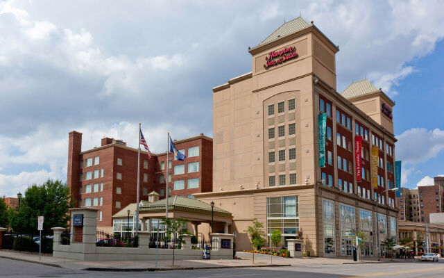 Hampton Inn & Suites Buffalo Downtown