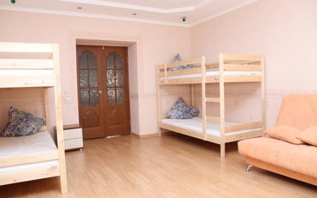 Spacious Apartment on Chernyshova