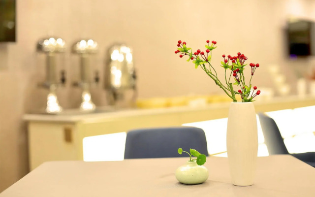 Lujia International Hotel