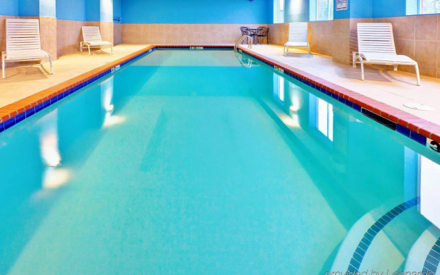 Holiday Inn Express Hotel & Suites BYRAM by IHG