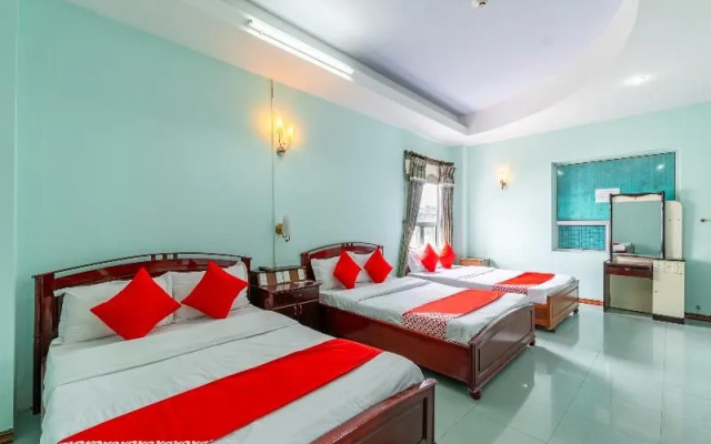 Super Oyo 266 Golden Gate