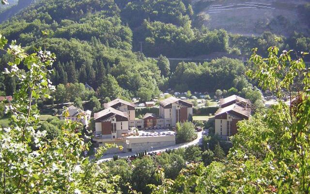 Cosy apartment in Brides les Bains 600m from the skilift