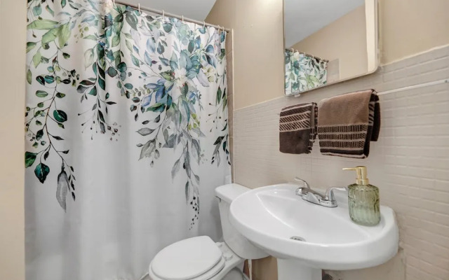 Family House with Httb Playgr BBQ Firept