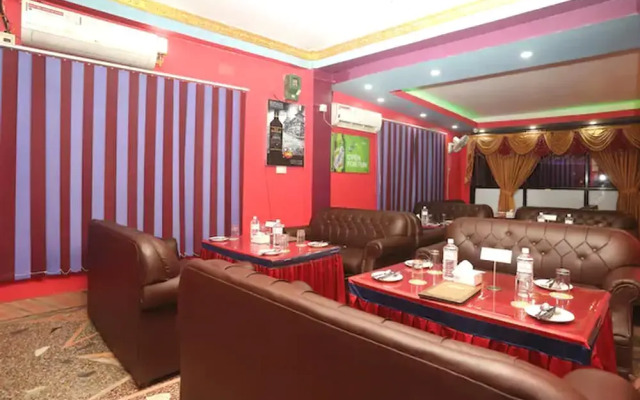 OYO 711 Hotel Mustang Plaza