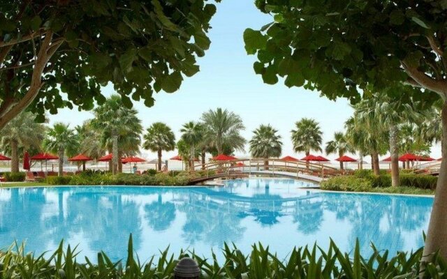 Khalidiya Palace Rayhaan by Rotana Hotel