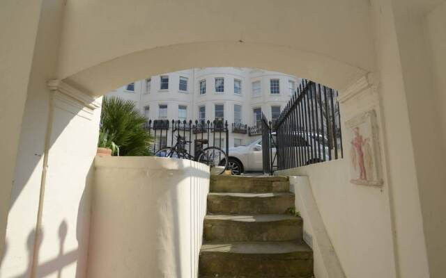 2 Bedroom Apartment Next to the Sea