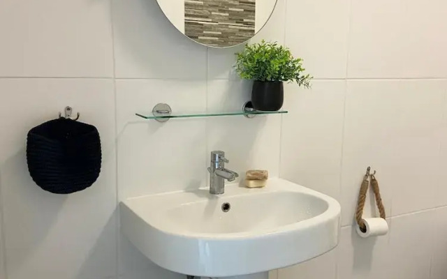 Spacious 2BD Flat With Stunning Views Folkestone