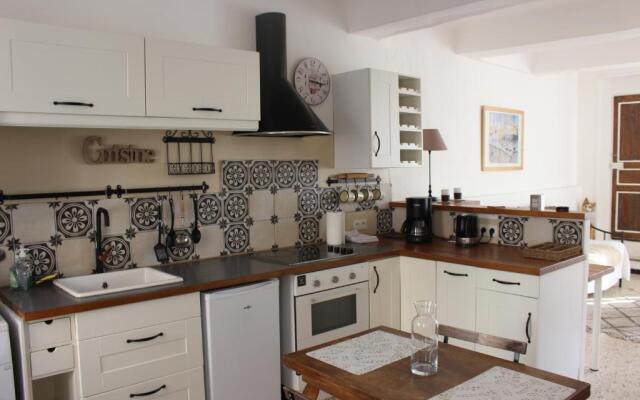 La Maison du Perron au pied de la Ste Victoire