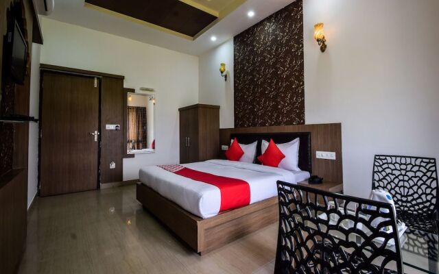 OYO 28253 Jmd Palace