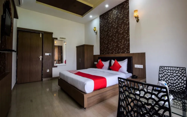 OYO 28253 Jmd Palace