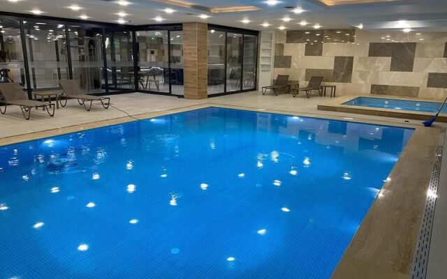 S Class Hotel Convention Center